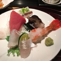 鮨と豆腐料理　あい田 本店 - 旬刺し盛り