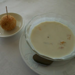 家全七福酒家 SEVENTH SON RESTAURANT - マンゴー入りタピオカミルク、ごま揚げ団子