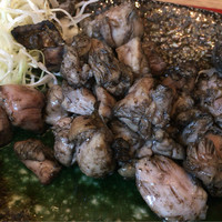 ぎんざ 阿吽 - 炭火の香りが香ばしい炙り。肉質は柔らかです。
                