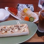 夢猫 - Ｄセットの気まぐれトースト・ゆで卵・サラダ・一品・デザート