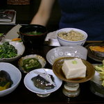 笹の葉 - こちらがお料理。野菜や豆腐などがもりだくさん☆