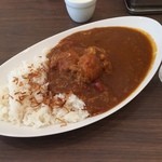 元町チキンカレーのお店 パルフェ - チキンとトマトのカレーライス。あんまり辛くはありません(￣O￣