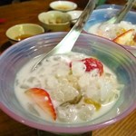 ベトナム料理 オーセンティック - 冷たいマンゴーとフルーツのチェー