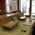 久 - カウンター席７席のみです