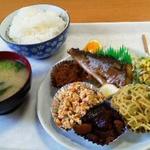 お安い定食です