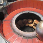 福州世祖胡椒餅 - 窯でじっくりと焼きます