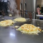 八誠 - そば肉卵 調理途中