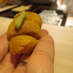 くろぎ - 雲丹握り、手渡し