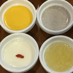 横浜大飯店 - 127イチゴプリン
      120杏仁チーズケーキ
      123マンゴープリン
      124杏仁プリン
      125ゴマプリン
      122グレープフルーツゼリー
      603塩キャラメルプリン