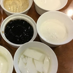 横浜大飯店 - 130愛玉ゼリー
      131漢方ゼリー
      126杏仁豆腐
      129タピオカ入りココナッツミルク