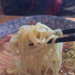 Men Doraku Kaguraya - 中華そばの白い中細麺