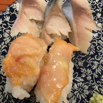 Hinodezushi - サバと赤貝。これで300円なんです！