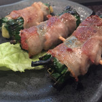 Yakitori Suta - ニラとチーズの豚肉巻き
                        
