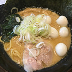 クリーミーTonkotsuラーメン 麺家神明 - 