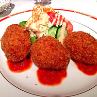 開晴亭 北山店 - お好きな洋食メイン：カニクリームコロッケ。