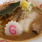 中華蕎麦 とみ田 - 中華蕎麦、豚骨魚介の濃厚スープ（胡椒は私がかけました）