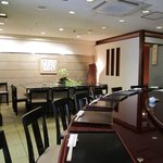 Sobakiri Hatae - お店は奥の個室とカウンター席とテーブル席、今回はカウンターを利用しました。 