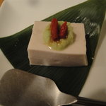 和料理　日和 - 水菓子：くるみ豆腐（ずんだ餡とくこの実を載せて）