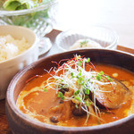 アリーカフェ - 【ナスと竹の子と柔らかポークのレッドカレープレート　1080yen】（ランチ）※辛めです