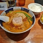 支那麺 はしご - 担々麺（ライスサービス） 800円