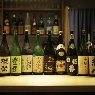 We offer sake from all over the country. The lineup that changes each season is also attractive.