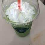 カフェラット ニジュウゴド - ホイップクリームは甘さ控えめ！