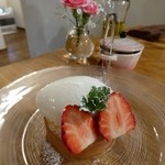 ステラート - ロールケーキとミルクのジェラート