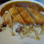 おきな堂 - ガーリックライスのカツカレー（１０００円）