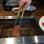 焼肉 ジャンボ 篠崎本店 - 焼かれる野原焼