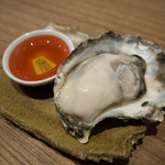 SAKE BAR 百蔵 - 焼き牡蠣＋胡麻油