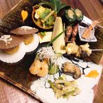 吉祥寺 三うら - テーブル席でのお通し。