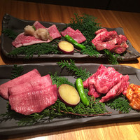 但馬屋 心斎橋 - ランチ 上→黒毛和牛 下→焼肉三種類