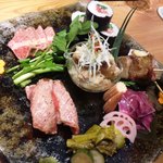 吉祥寺 三うら - 肉盛り合わせ。