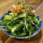 居酒屋　ちょーちょ - 仙台春菊と焼き海苔のサラダ（こちらも一人分)