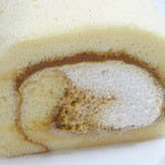 ハッピーベリー - ほろにがキャラメルロール（半分個）