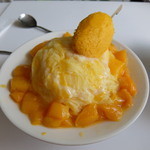 西門町芒菓冰 - 期間限定　まるごとマンゴーのせのマンゴーかき氷