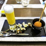 レストラン ピウ - クミン風味のアランチーニ　　　　　　　　　
　有機人参のパンナコッタ　クルミ風味のエスプーマと