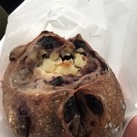 きみかげ - ブルーベリーとクリームチーズのパン（324円）