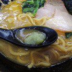 はじめ家 - 2016年5月2日(月)　ラーメン(並盛)660円＋新海苔４枚(50円)　行者ニンニク投入