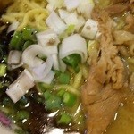 麺の極 はなみち - らー麺・豚・黒（アップ）