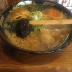 円部 - しょうゆラーメン（大）700円税込み