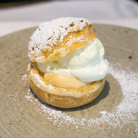 アーティショー - デザートのシュークリーム　ずっしり重かったそうです。食べごたえ抜群！