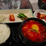 スンドゥブチゲ セットランチは980円です。ｂｙ すぷちん