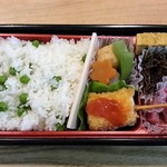 おにぎりの桃太郎 - 豆ご飯弁当　580円