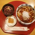 Untondokoro Shunka Shuu Tou - ご飯は古代の赤米です。
