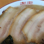 長崎楼 - 2016年5月上旬  ラーメンのチャーシュー3枚 バラ肉で柔らかく脂身も美味い。前回よりも厚いかも。