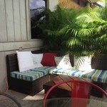 Island Brew COFFEEHOUSE - テラスのソファ席