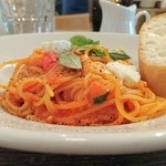 テイストアンドセンス - 日替わりパスタ  モッツァレラとトマトソース