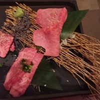 焼肉 いのうえ 吉祥寺店 - 最初の３種盛り　確かに美味しい＾＾