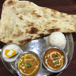 インド料理 Sathi - サティーセット(950円)
      　(サラダ・2種類カレー・ナン・ライス・ソフトドリンク・デザート)